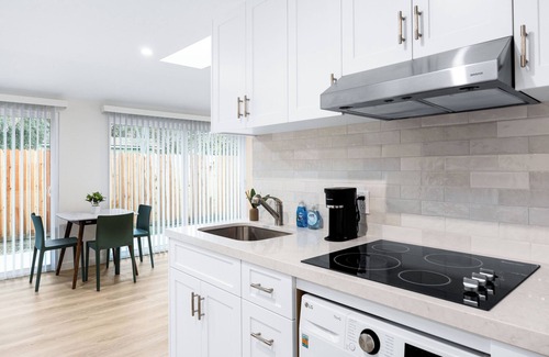 Thousand Oaks House | Cozy, Zen Mountain Side Oasis
