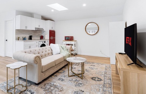 Thousand Oaks House | Cozy, Zen Mountain Side Oasis