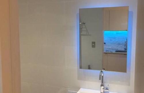 Valencia Apartment | Cozy35sqm w parking balcony Wifi/Netflix near Mall