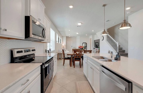 Four Corners House | CozyFamily Retreat 5bd/5.5ba near Disney/Universal