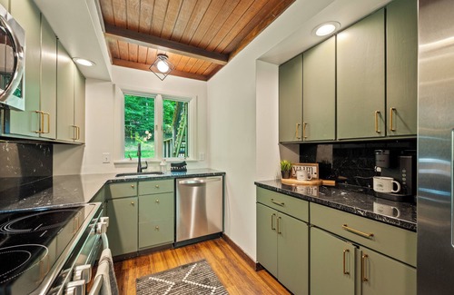 Gnaw Bone Cabin | CozyHollow Fishing, game garage & modern interior. Close to Columbus + Nashville