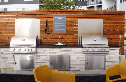Central Business District Apartment | CozySuites 3BR Downtown Cincinnati