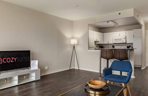 Old Louisville Apartment | Cozysuites 800 Tower 1BR w sky Pool gym 19