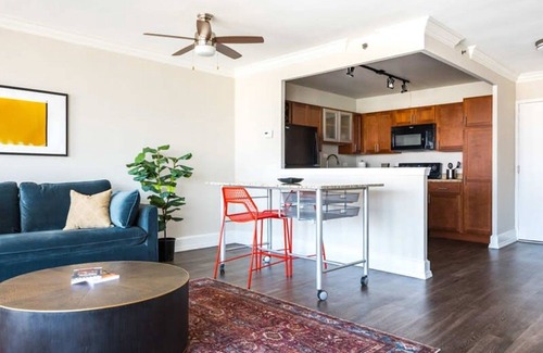 Old Louisville Apartment | Cozysuites 800 Tower 2BR w sky Pool gym 27