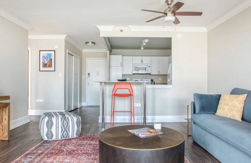 Old Louisville Apartment | Cozysuites 800 Tower 1BR w sky Pool gym 13