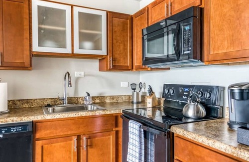 Old Louisville Apartment | Cozysuites 800 Tower 2BR w sky Pool gym 26