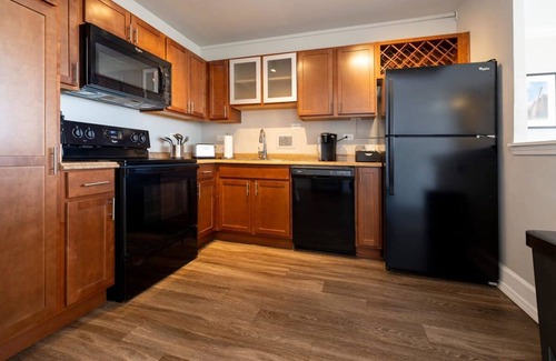 Old Louisville Apartment | Cozysuites 800 Tower 2BR w sky Pool gym 32