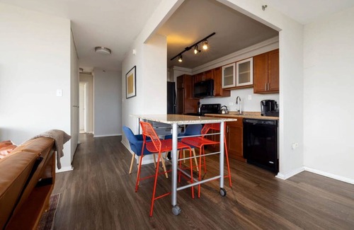 Old Louisville Apartment | Cozysuites 800 Tower 2BR w sky Pool gym 33