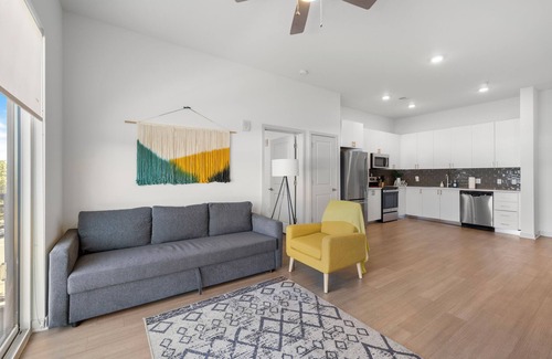Downtown Louisville Apartment | CozySuites at Nulu