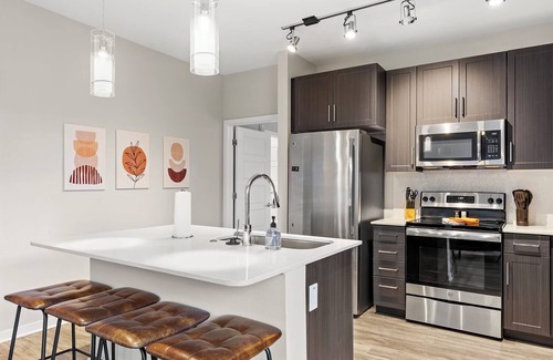 Camelback East Apartment | CozySuites at Vela Camelback