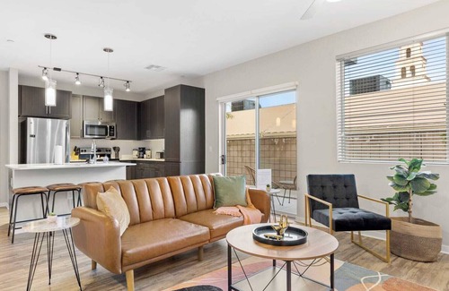Camelback East Apartment | CozySuites at Vela Camelback