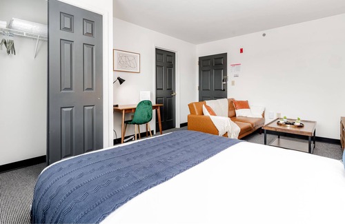 Central West End Hotel | CozySuites Central West End
