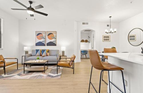 Glendale Sports and Entertainment District Apartment | CozySuites Glendale by the stadium with pool 13