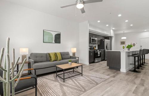Glendale Sports and Entertainment District Apartment | CozySuites Glendale by the stadium with pool 14