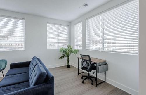 Central Business District Apartment | Cozysuites l Luxe 2BR in Downtown Cincinnati #5