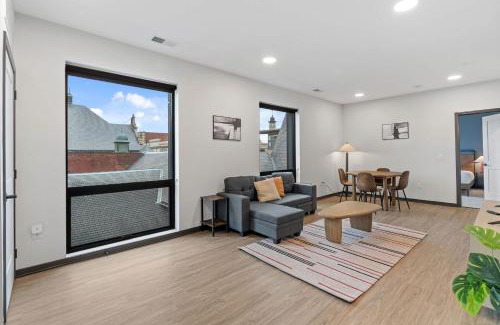 Lockerbie Square Apartment | CozySuites Mass with parking lounge & roof deck #31