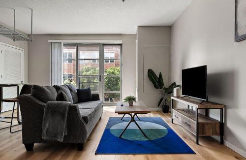 Mill District Apartment | CozySuites Mill District with pool gym #13
