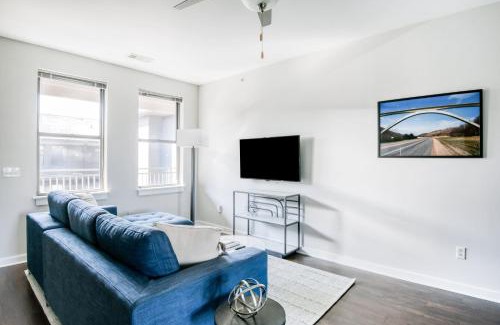 Music Row Apartment | CozySuites Music Row Modern 1BR with free parking! 47
