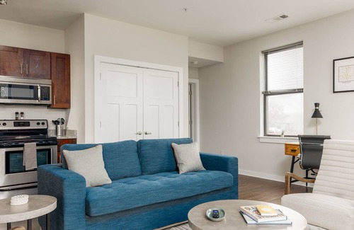 Music Row Apartment | Cozysuites Music Row Spacious 2BR Free Parking 55