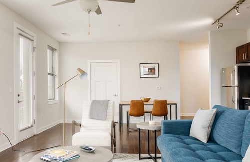 Music Row Apartment | Cozysuites Music Row Spacious 2BR Free Parking 55
