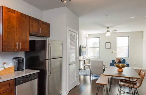 Music Row Apartment | Cozysuites Music Row Stylish 2br-free Parking 59