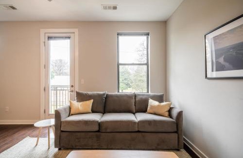 Music Row Apartment | CozySuites MusicRow Astonishing Studio with free parking 22