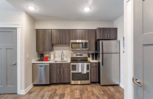 Mile Square Apartment | CozySuites - Penrose
