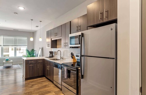 Mile Square Apartment | CozySuites - Penrose