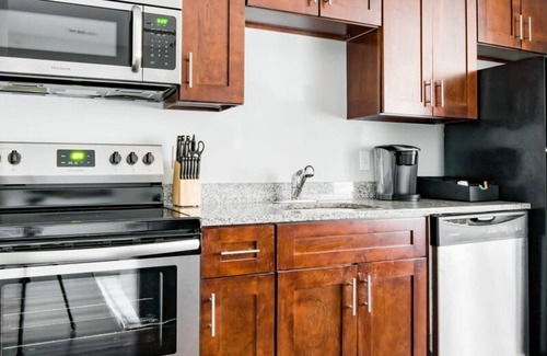 Music Row Apartment | Cozysuites TWO Charming Music Row Condos w Parking