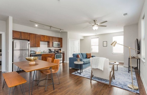 Music Row Apartment | Cozysuites TWO Classy Music Row Condos w Parking