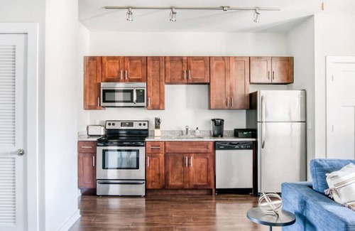 Music Row Apartment | Cozysuites TWO Modern Music Row Condos w Parking