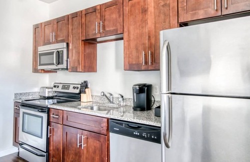 Music Row Apartment | Cozysuites TWO Spacious Music Row Condos w Parking