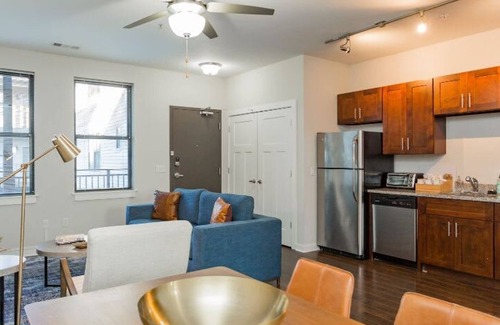 Music Row Apartment | Cozysuites TWO Stylish Music Row Condos w Parking