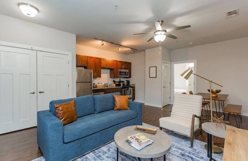 Music Row Apartment | Cozysuites TWO Stylish Music Row Condos w Parking