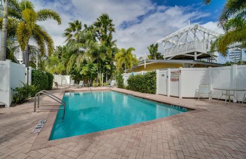 Holmes Beach House | Cozzi Cottage located only steps to the white sandy beaches complete with rooftop terrace