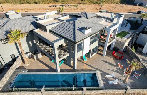 Hurricane House | CR 1592 - Contemporary Luxury - Pool-Spa - Scenic Golf Views