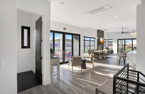 Hurricane House | CR 1592 - Contemporary Luxury - Pool-Spa - Scenic Golf Views