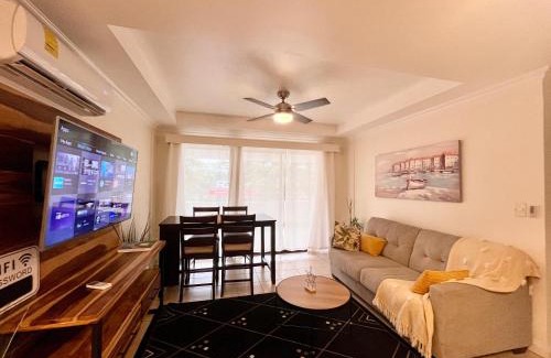 Santa Ana Apartment | CR MARIPOSA RENTALS Santa Ana Centro 2BR with Terrace Walk Everywhere