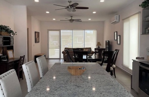Tambor House | Coco Cabana! Saltwater Pool + 1min Walk to Beach