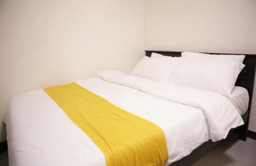 Pasay Apartment | Cr8tive HOMES-Transient Stays Legend Condominiums