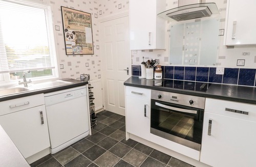 Embleton Cottage | CRA-NA-GE, family friendly, with a garden in Embleton