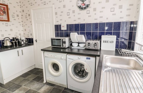 Embleton Cottage | CRA-NA-GE, family friendly, with a garden in Embleton