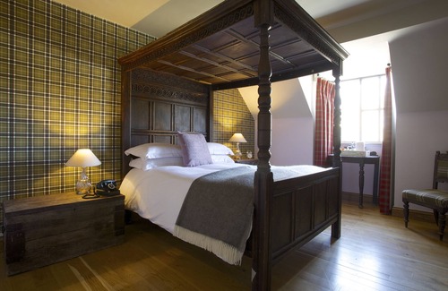 Chieveley Hotel | Crab & Boar
