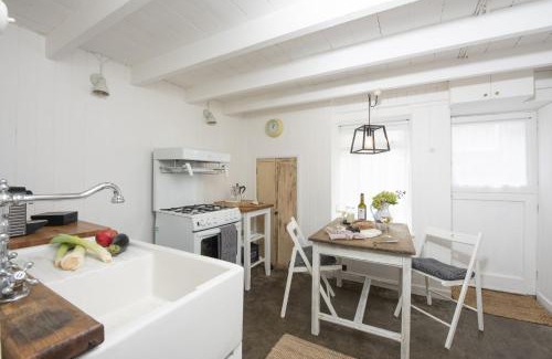 Newlyn House | Crabpot Cottage