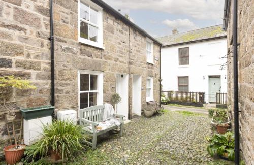 Newlyn House | Crabpot Cottage