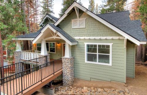 Yosemite West House | Craftsman Cottage