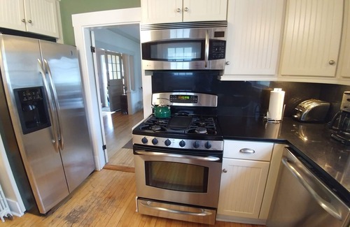 Ogunquit Ski Chalet | Craftsman's Charm - Short walk everywhere - Great Fall and Spring Rates