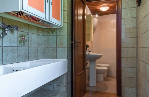Monopoli House | Crafty House With Wi-fi