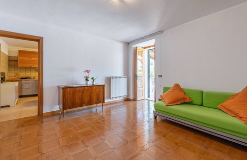 Monopoli House | Crafty House With Wi-fi
