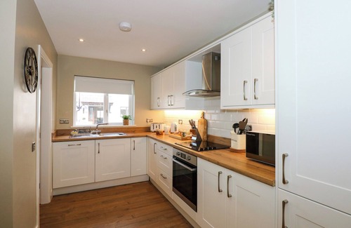 Beddgelert Cottage | CRAIG Y LLAN, pet friendly, character holiday cottage in Beddgelert